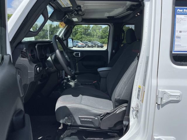 Used 2025 Jeep Gladiator Rubicon w/ Convenience Group AWD/4WD image 13
