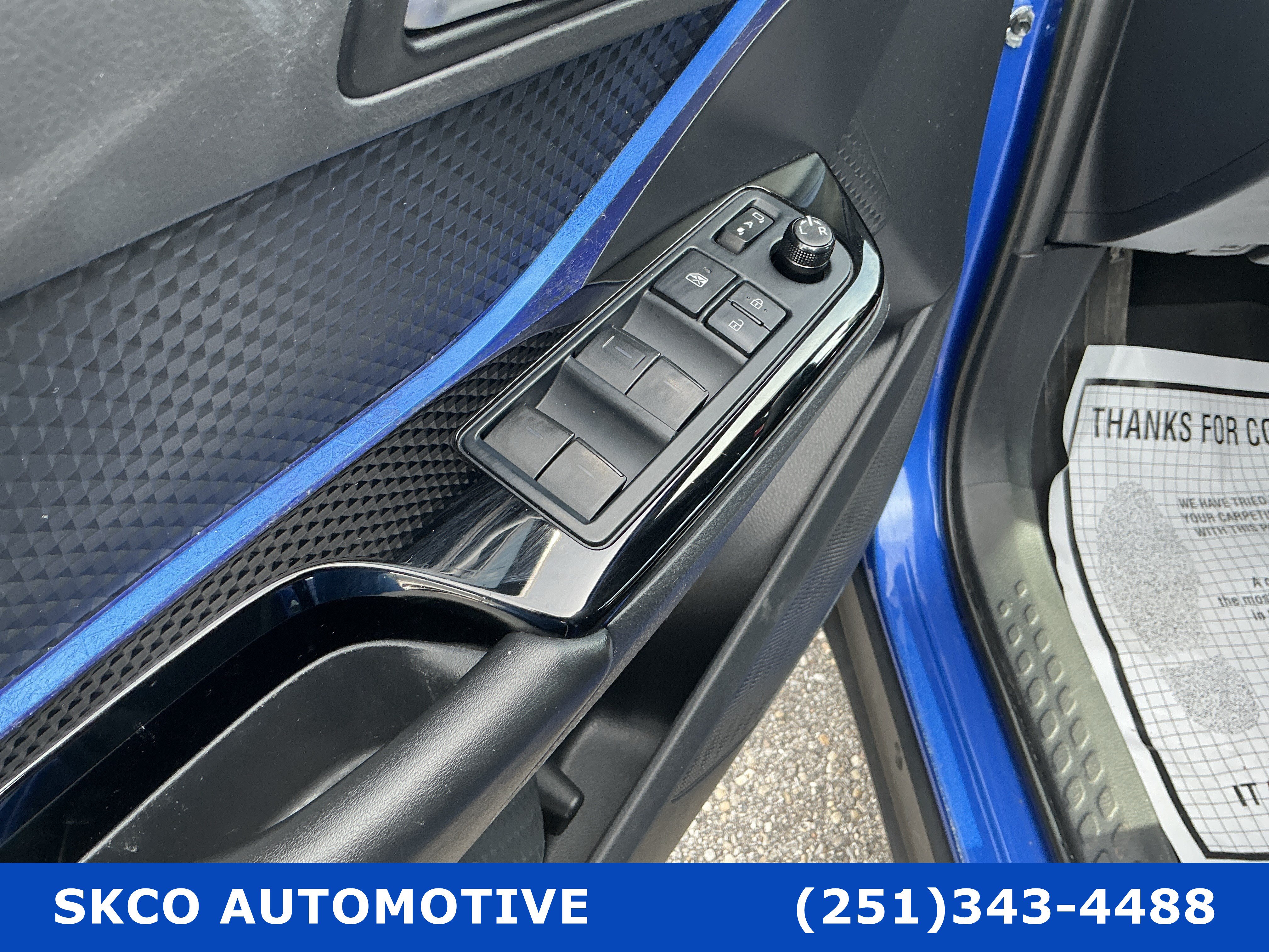 Used 2020 Toyota C-HR XLE FWD image 14