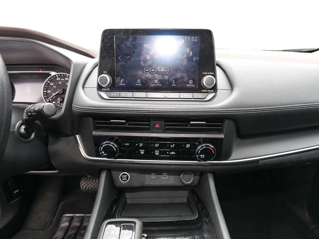 Used 2023 Nissan Rogue S image 18