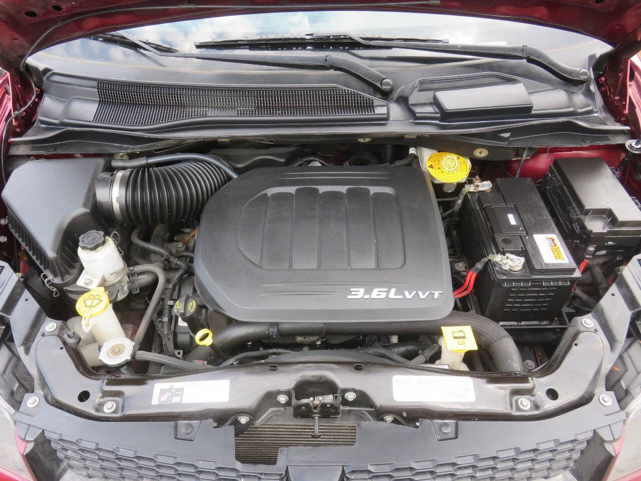 Used 2018 Dodge Grand Caravan SXT w/ Blacktop Package image 33