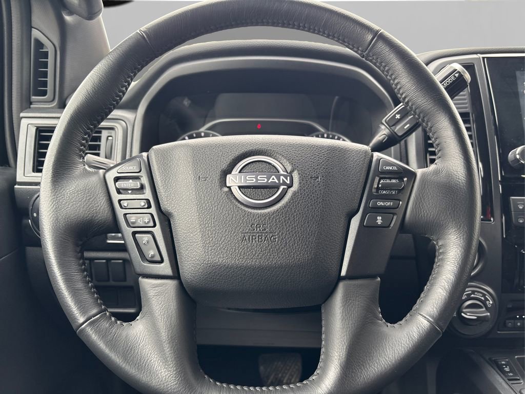 Used 2024 Nissan Titan SV w/ SV Convenience Package image 25