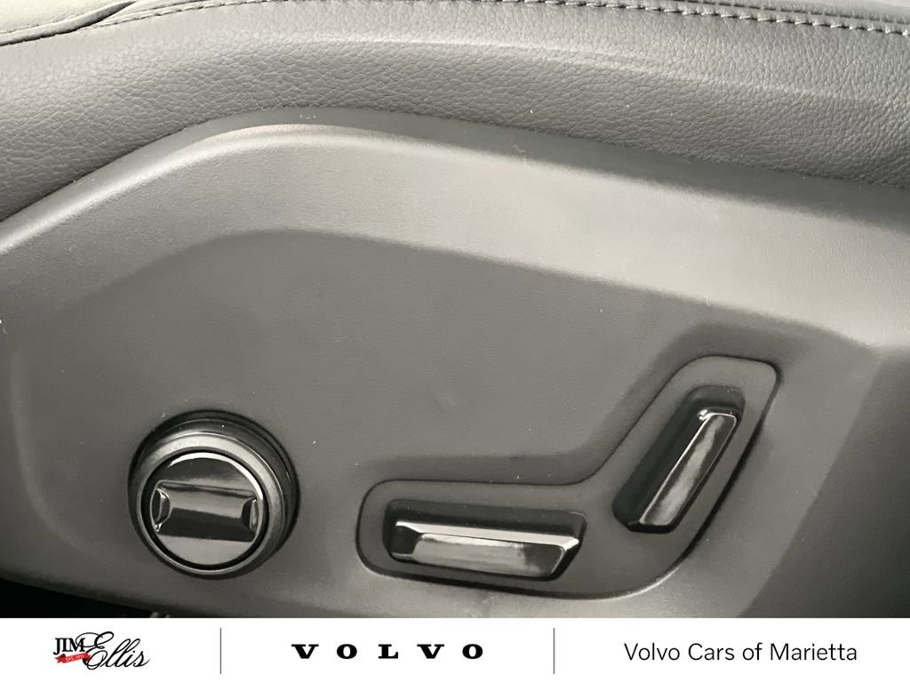 New 2025 Volvo XC60 B5 Core w/ Climate Package image 14