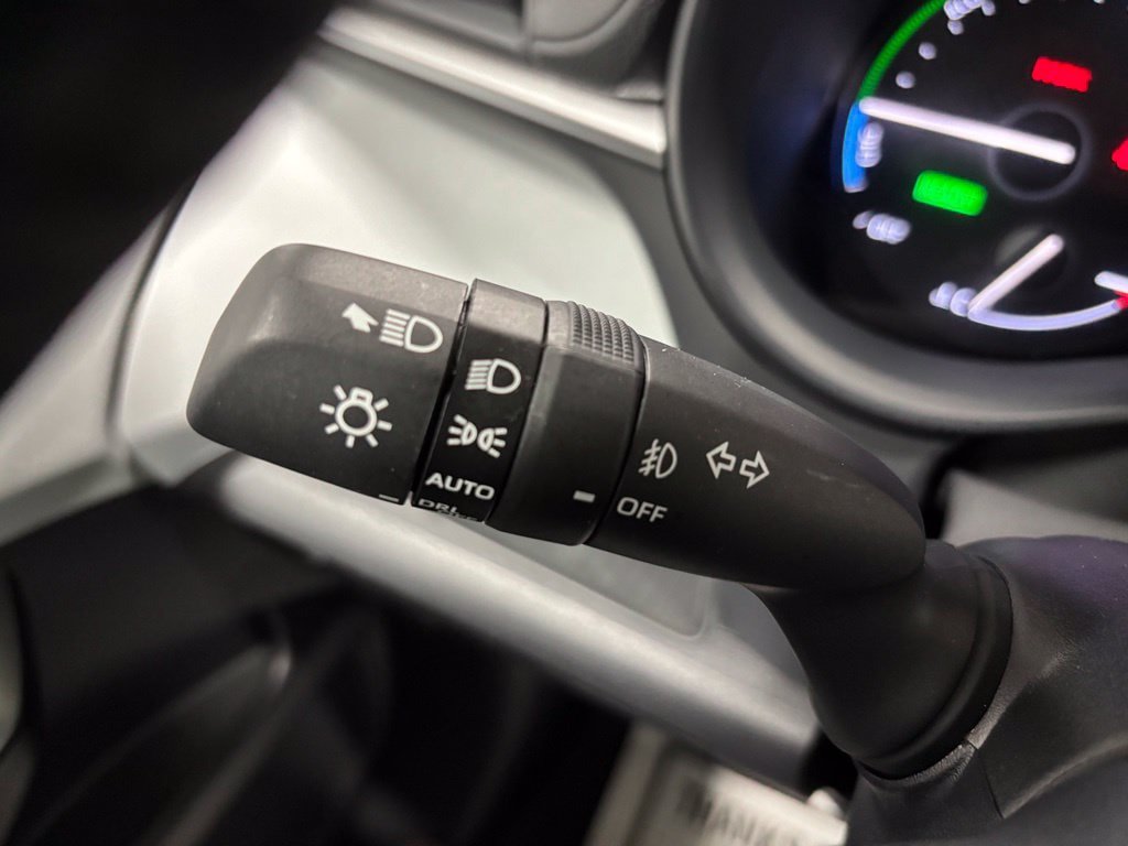 Used 2025 Toyota Sienna XLE AWD/4WD image 21