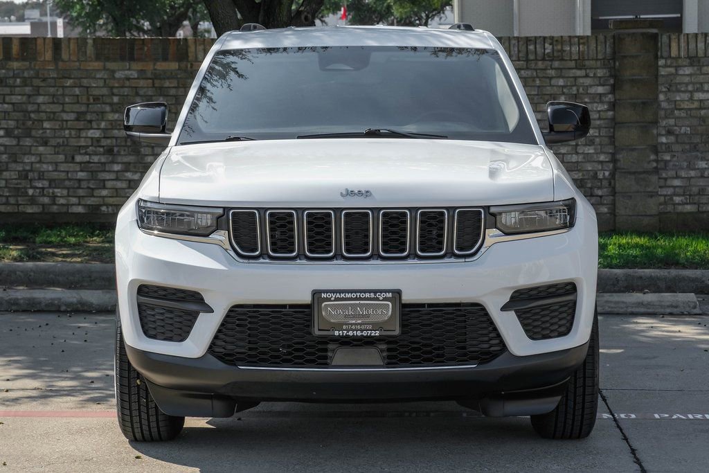 Used 2022 Jeep Grand Cherokee Laredo w/ Luxury Tech Group I image 10