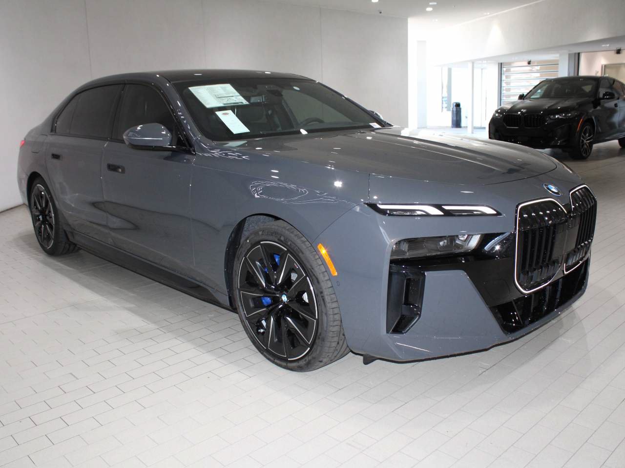 Used 2026 BMW 750e xDrive AWD/4WD image 9