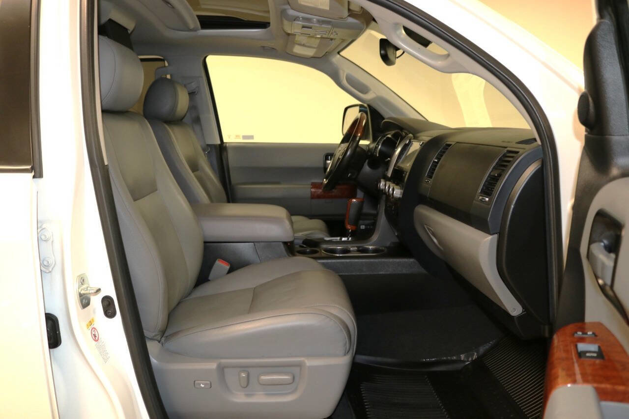 Used 2020 Toyota Sequoia Platinum image 20