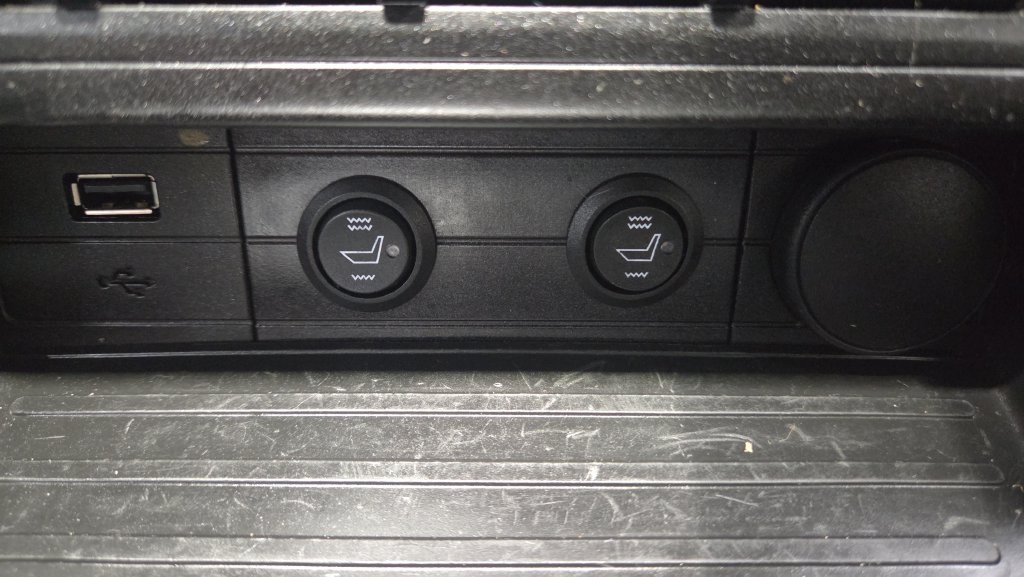 Used 2018 Ford Mustang Coupe RWD image 15