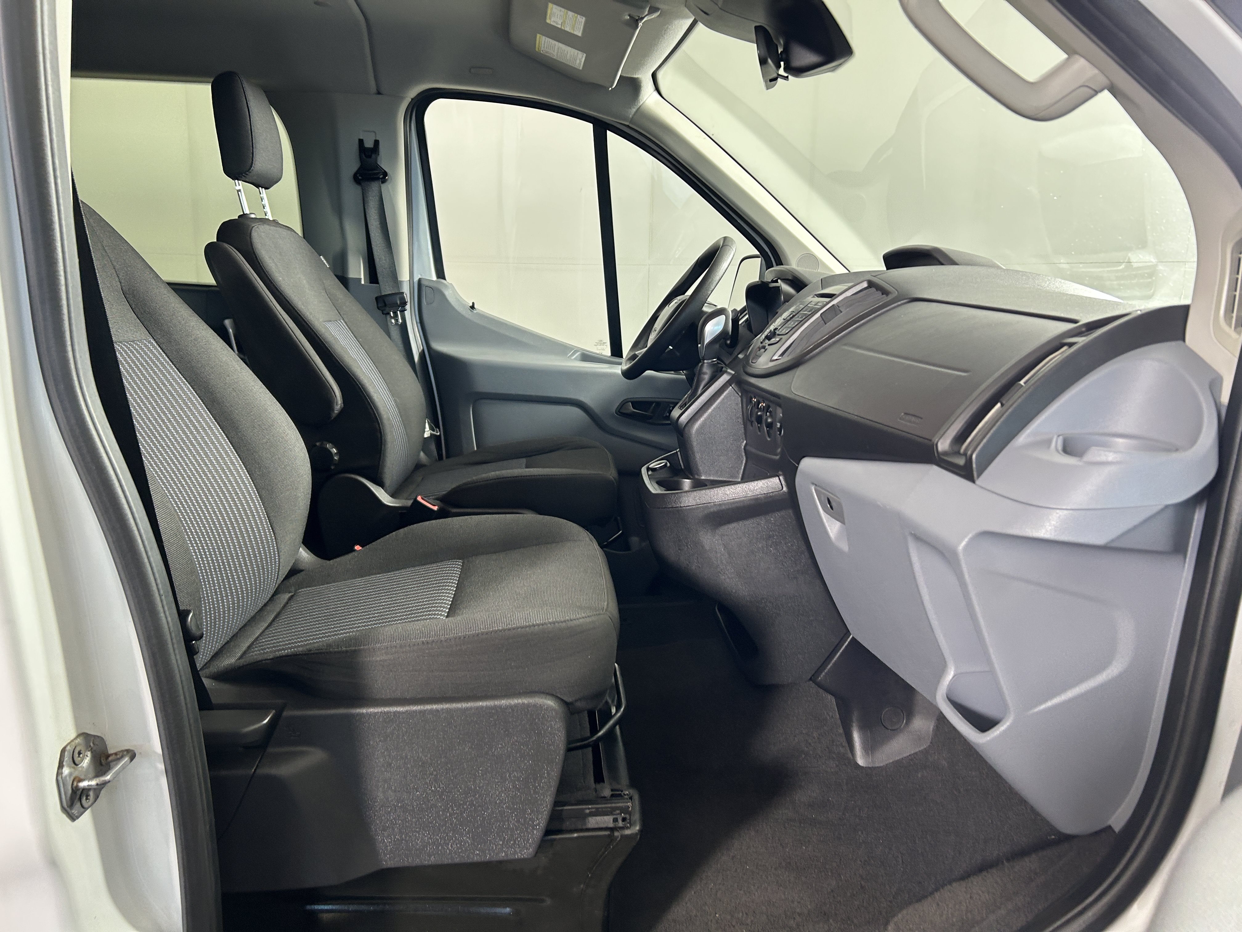 Used 2018 Ford Transit 350 XL RWD image 25