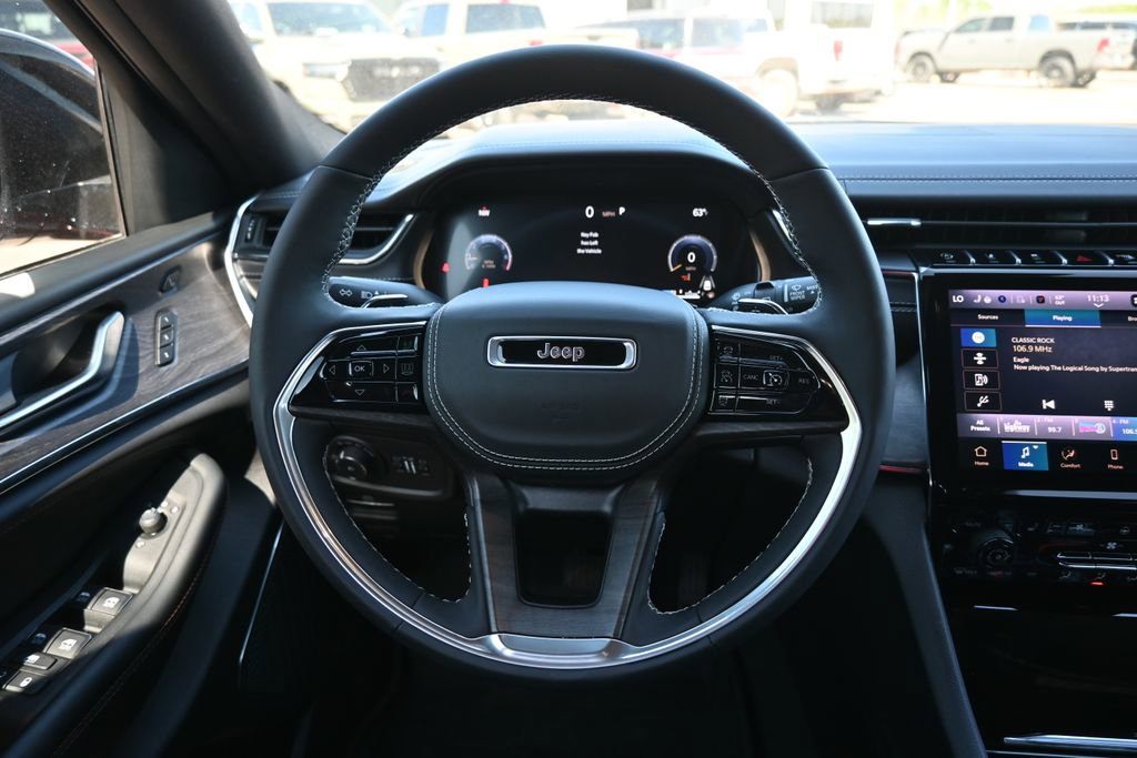 Used 2025 Jeep Grand Cherokee Overland w/ Luxury Tech Group IV image 6