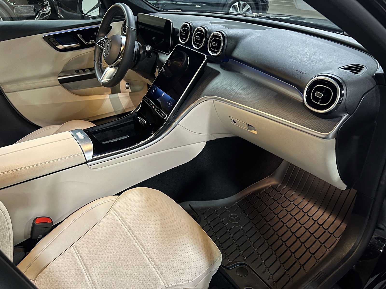 Certified 2026 Mercedes-Benz C 300 4MATIC Sedan image 11