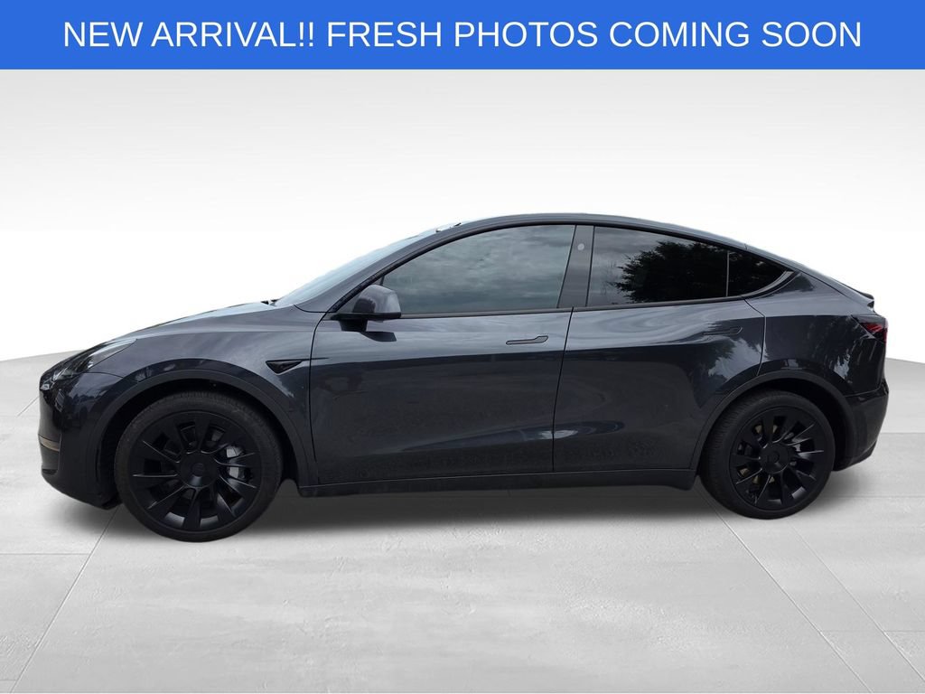 Used 2024 Tesla Model Y Long Range RWD image 3