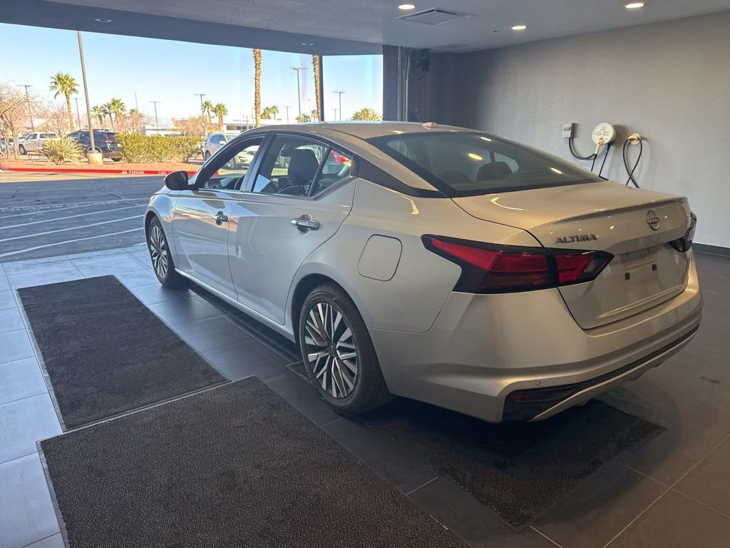 Used 2023 Nissan Altima 2.5 SV image 8