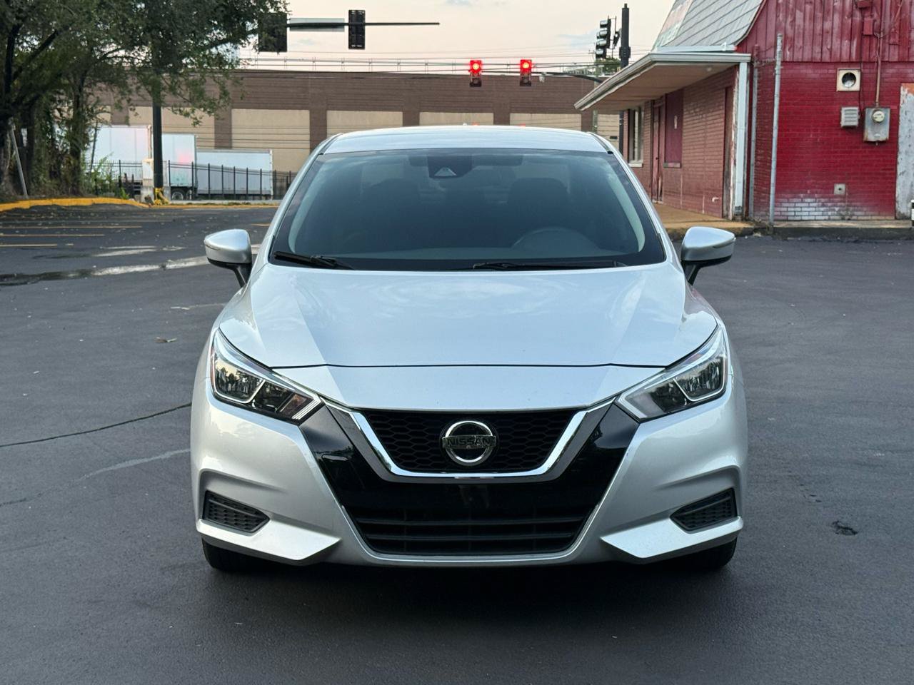 Used 2020 Nissan Versa SV FWD image 5