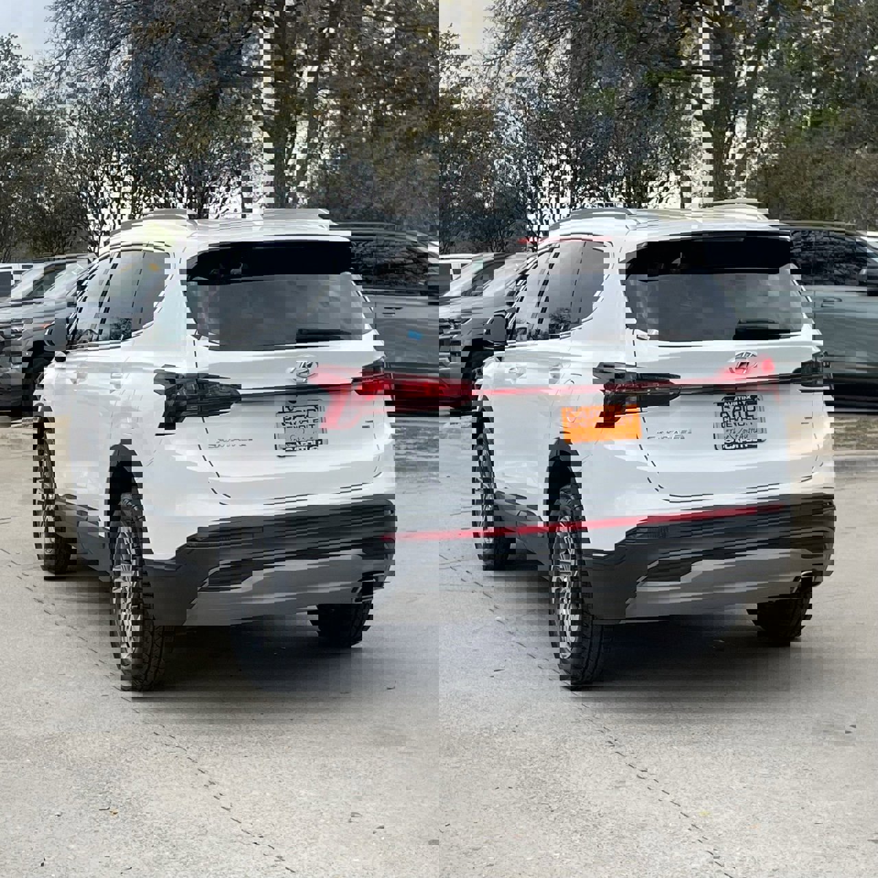 Used 2023 Hyundai Santa Fe SEL image 4