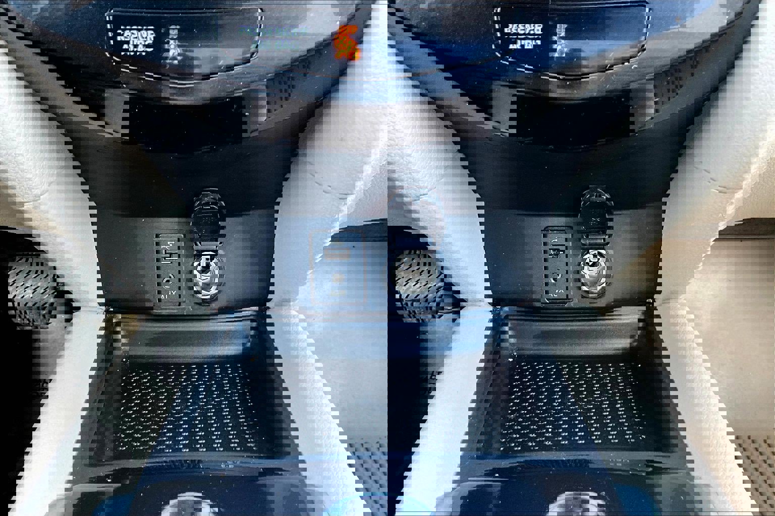 Used 2014 Nissan Rogue SV w/ SV Premium Package image 25