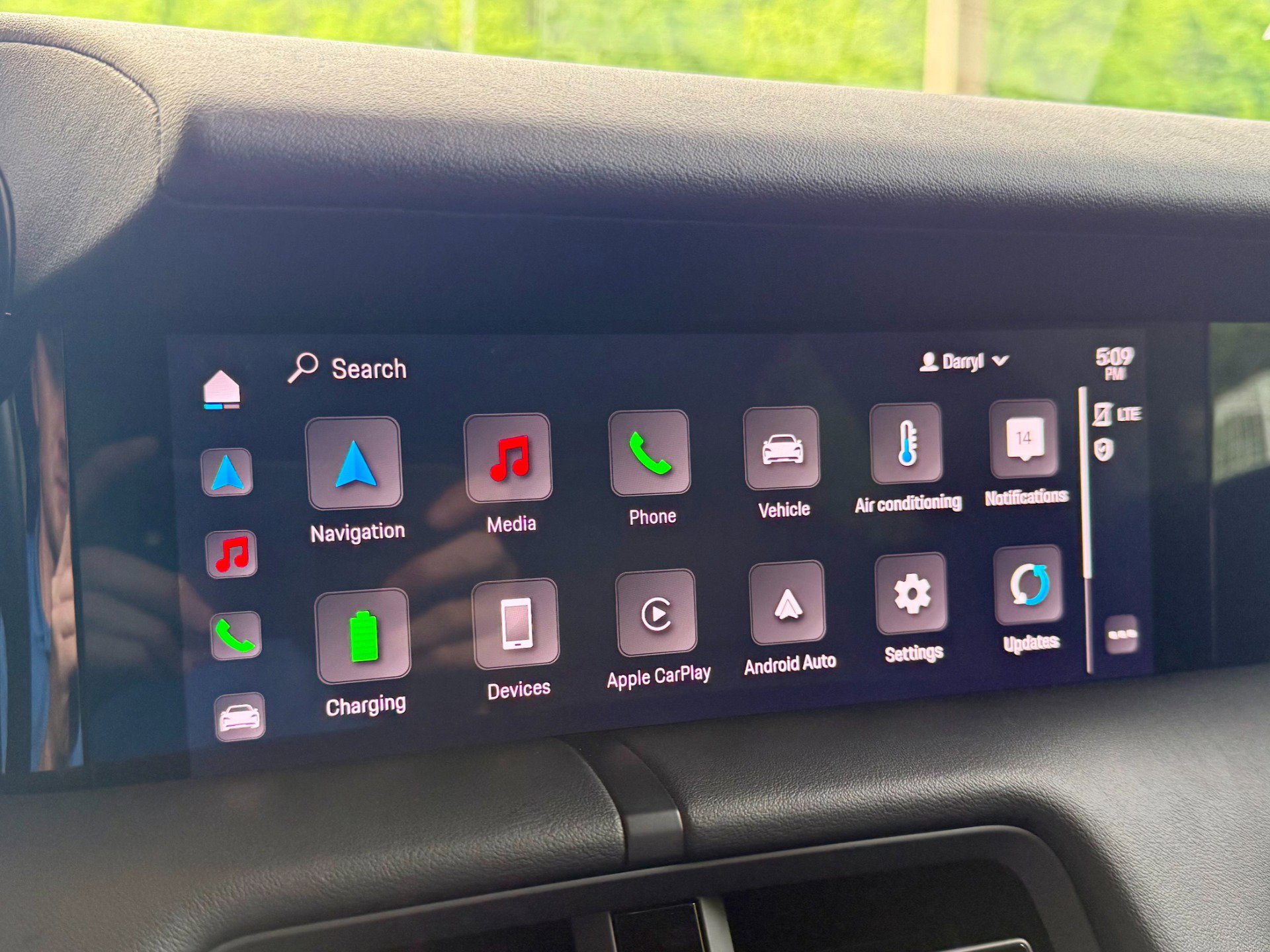 Used 2021 Porsche Taycan RWD image 33