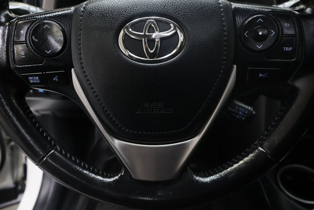 Used 2016 Toyota RAV4 Limited image 18