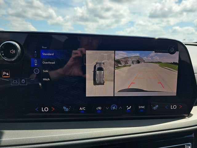 New 2026 Chevrolet Traverse LT w/ Enhanced Driving Package FWD image 15
