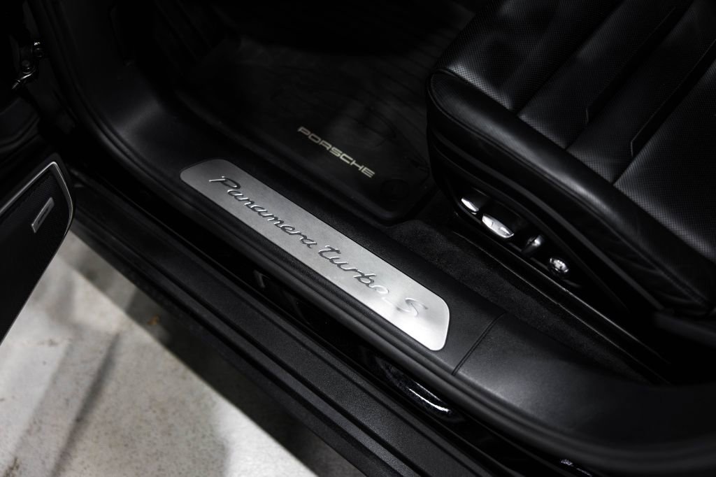 Used 2019 Porsche Panamera Turbo S image 12