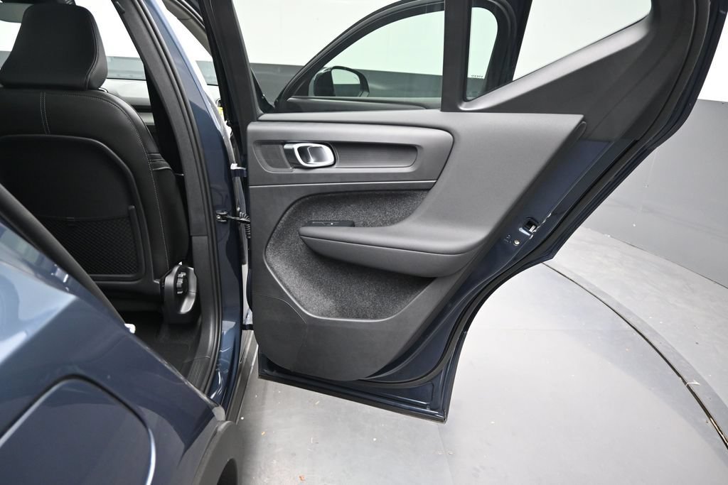 New 2026 Volvo XC40 B5 Core w/ Climate Package AWD/4WD image 16