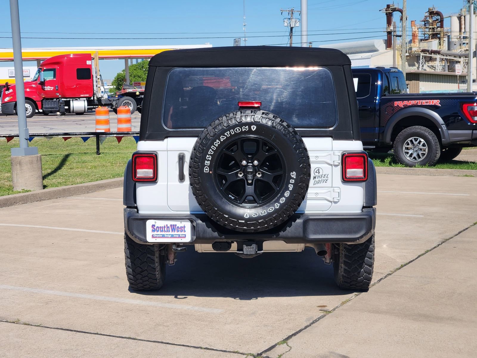 Used 2022 Jeep Wrangler Willys AWD/4WD image 8