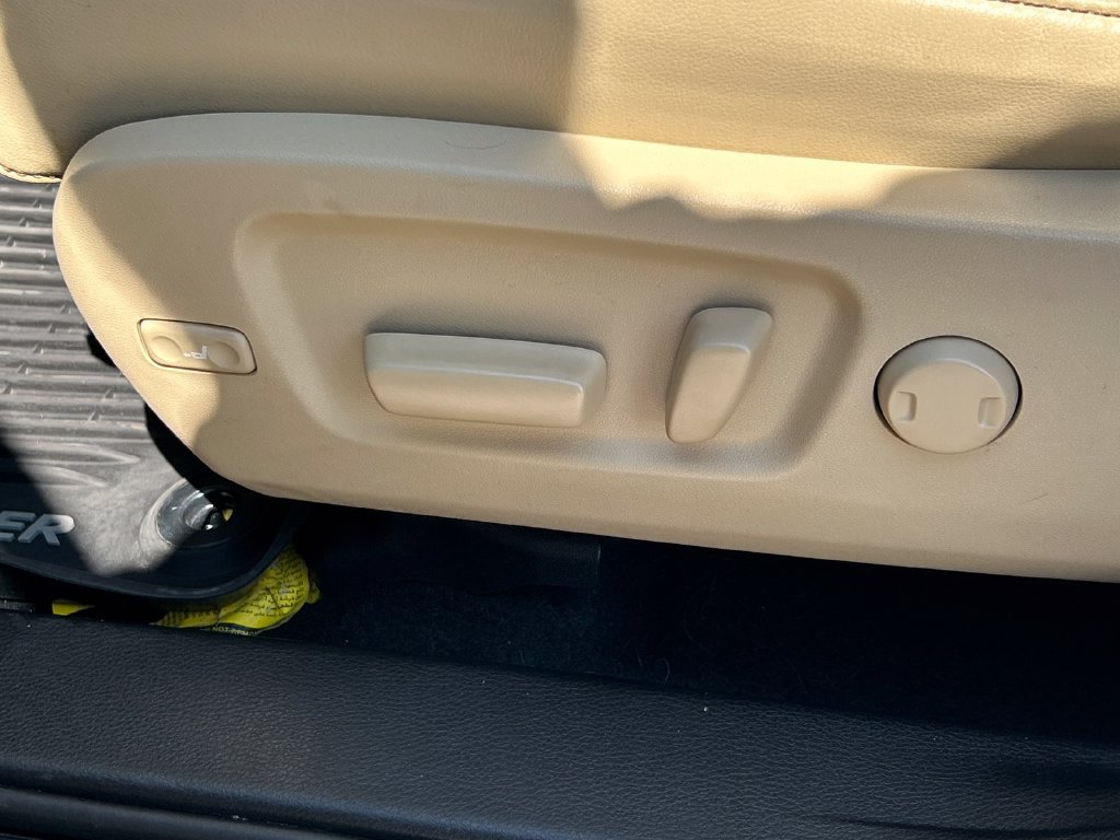 Used 2019 Toyota Highlander XLE FWD image 26