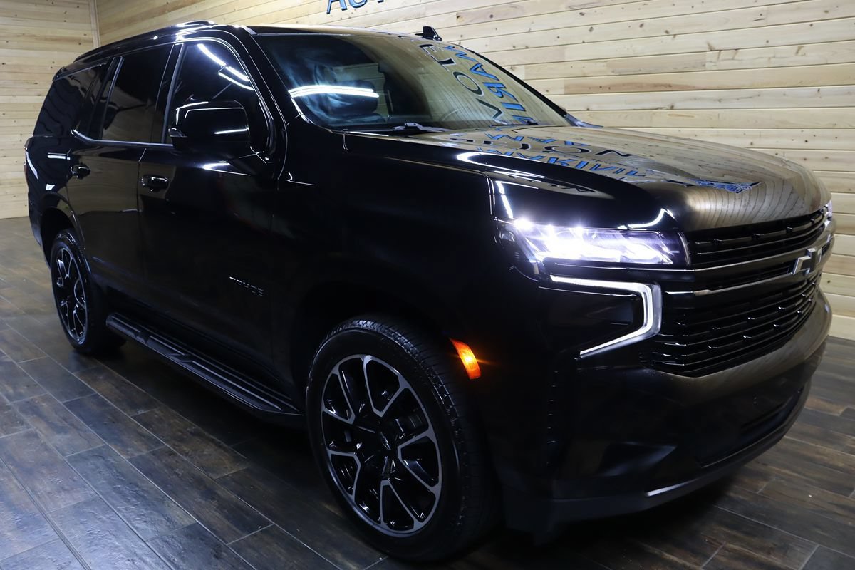Used 2023 Chevrolet Tahoe RST w/ Luxury Package RWD image 2