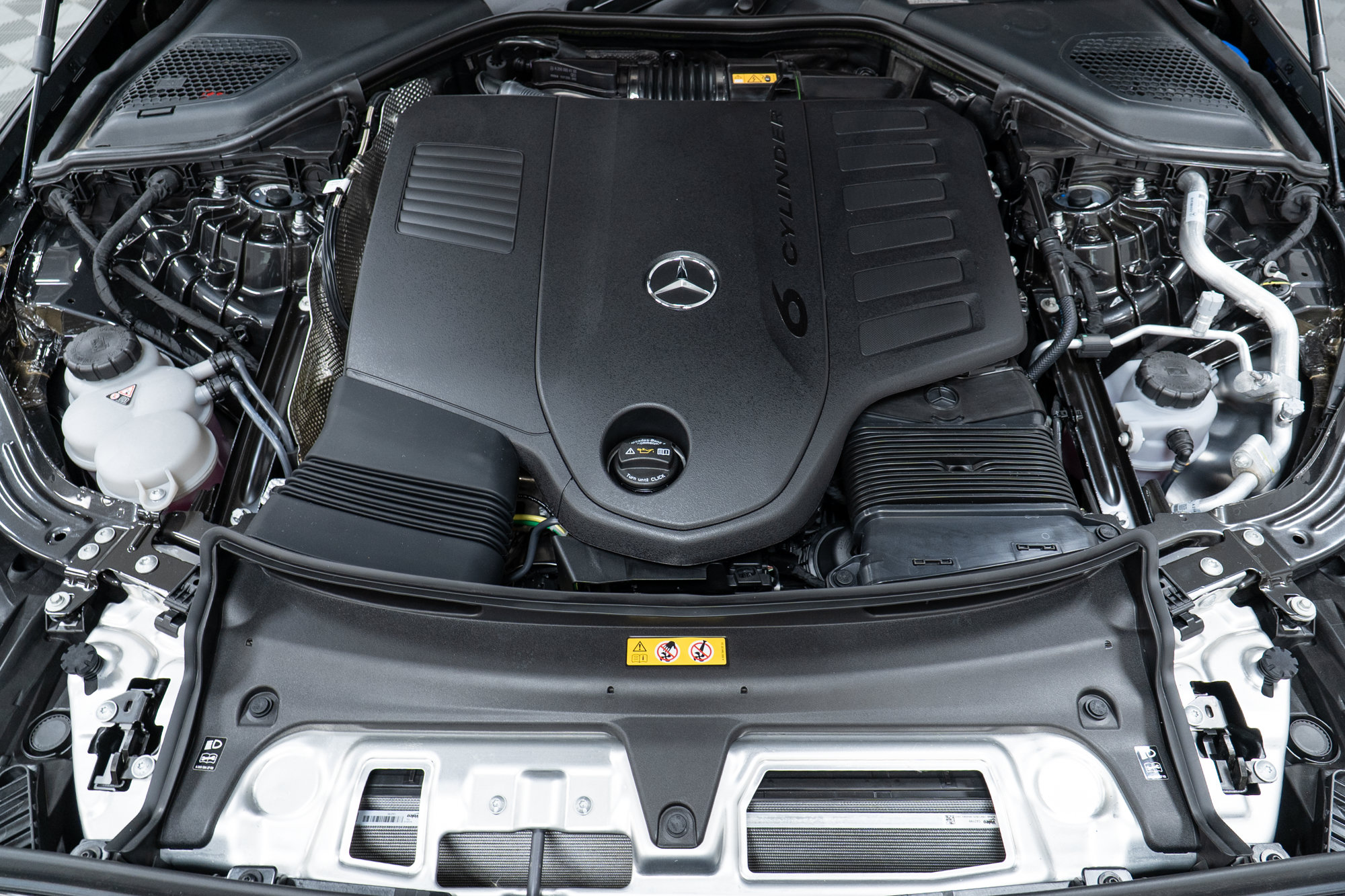 New 2026 Mercedes-Benz E 450 4MATIC Sedan image 9