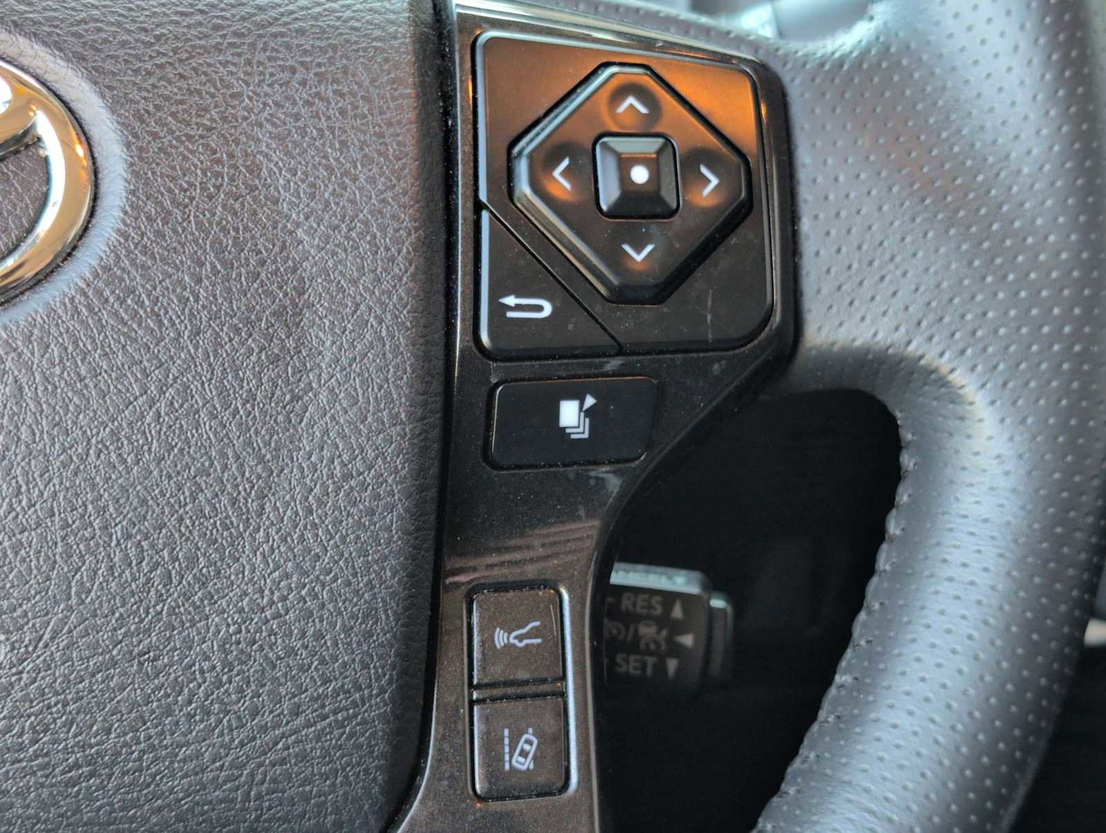 Used 2022 Toyota 4Runner TRD Off-Road Premium image 24