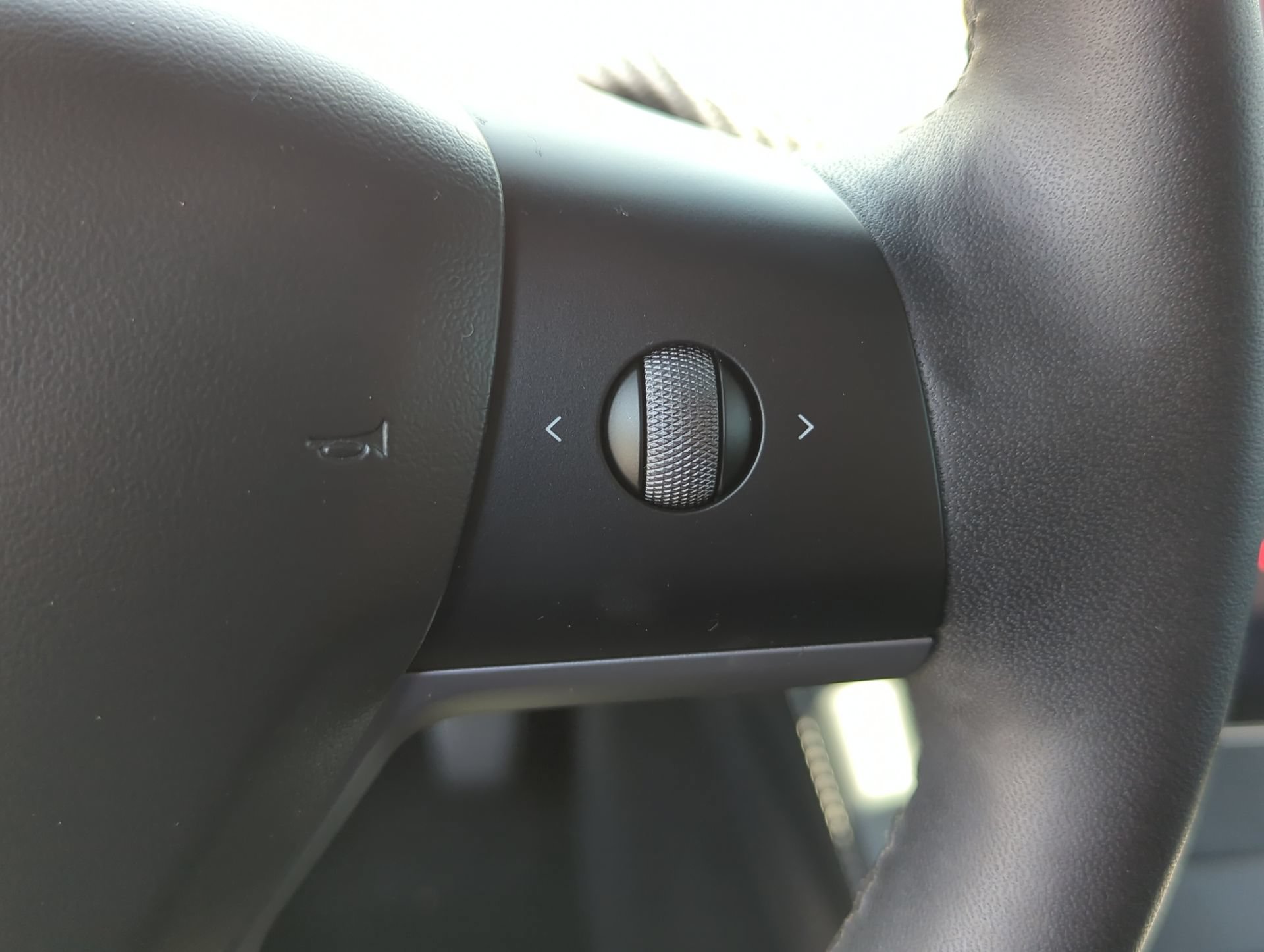 Used 2023 Tesla Model Y Long Range AWD/4WD image 32