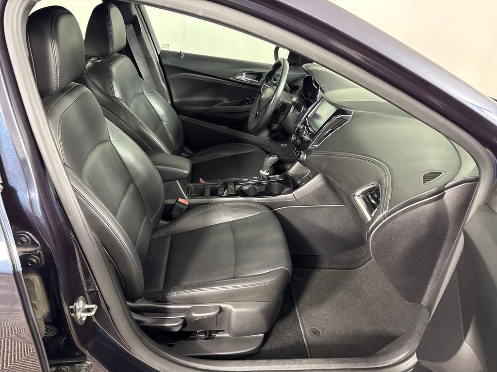 Used 2016 Chevrolet Cruze Premier FWD image 6