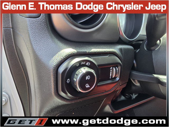 Certified 2023 Jeep Gladiator Sport AWD/4WD image 19