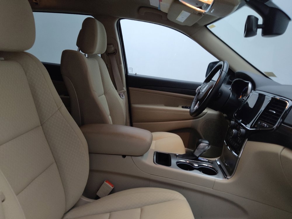 Used 2022 Jeep Grand Cherokee Laredo E AWD/4WD image 21