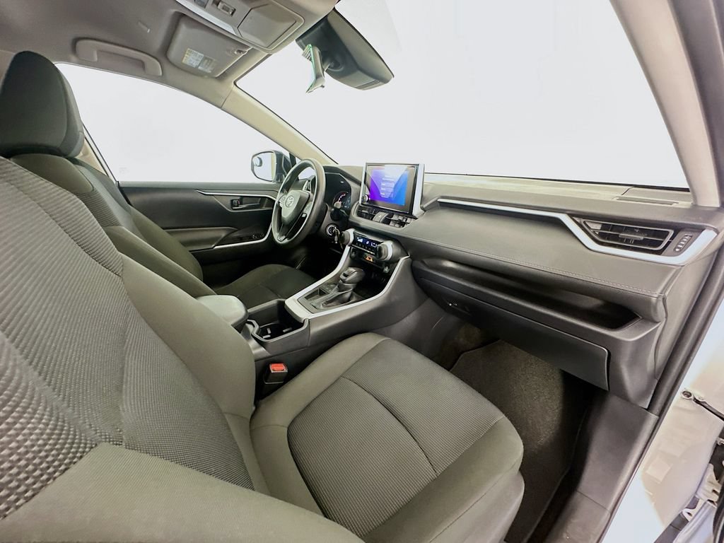 Certified 2025 Toyota RAV4 LE FWD image 27