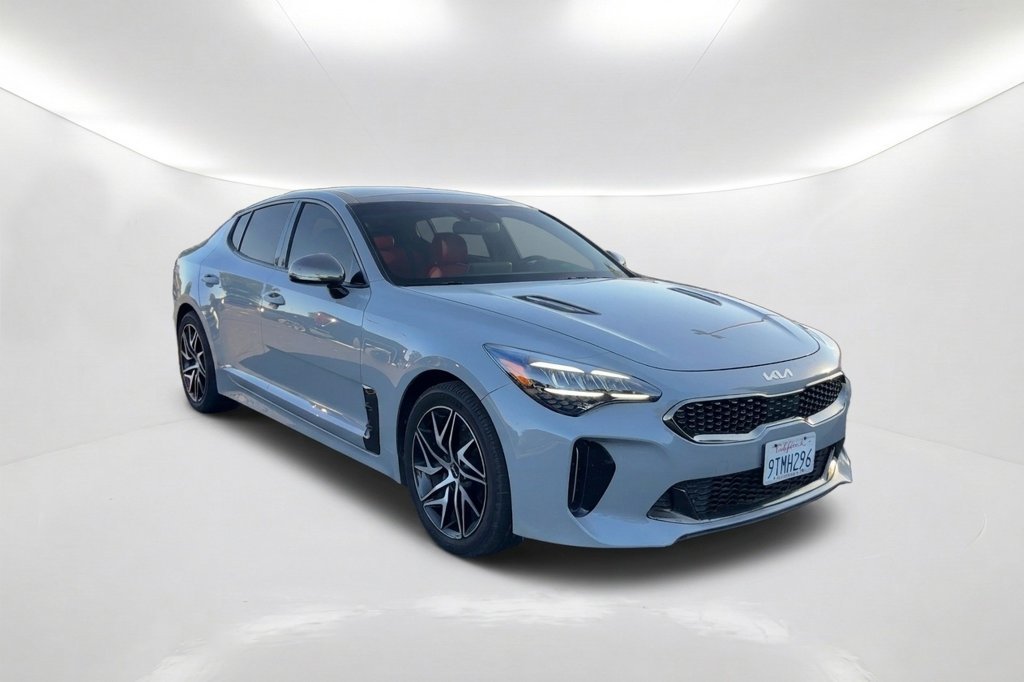 Used 2022 Kia Stinger GT-Line w/ Sun & Sound Package RWD image 3
