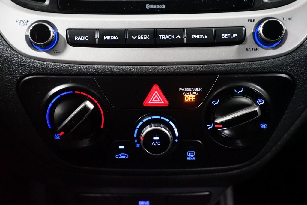 Used 2022 Hyundai Accent SE image 19