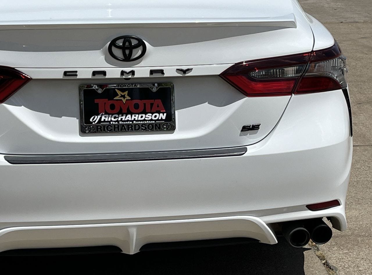 Used 2024 Toyota Camry SE FWD image 6