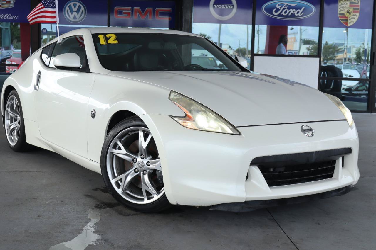 Used 2012 Nissan 370Z Touring w/ Sport Pkg RWD image 2