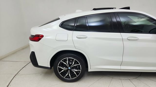 Used 2025 BMW X4 xDrive30i image 7