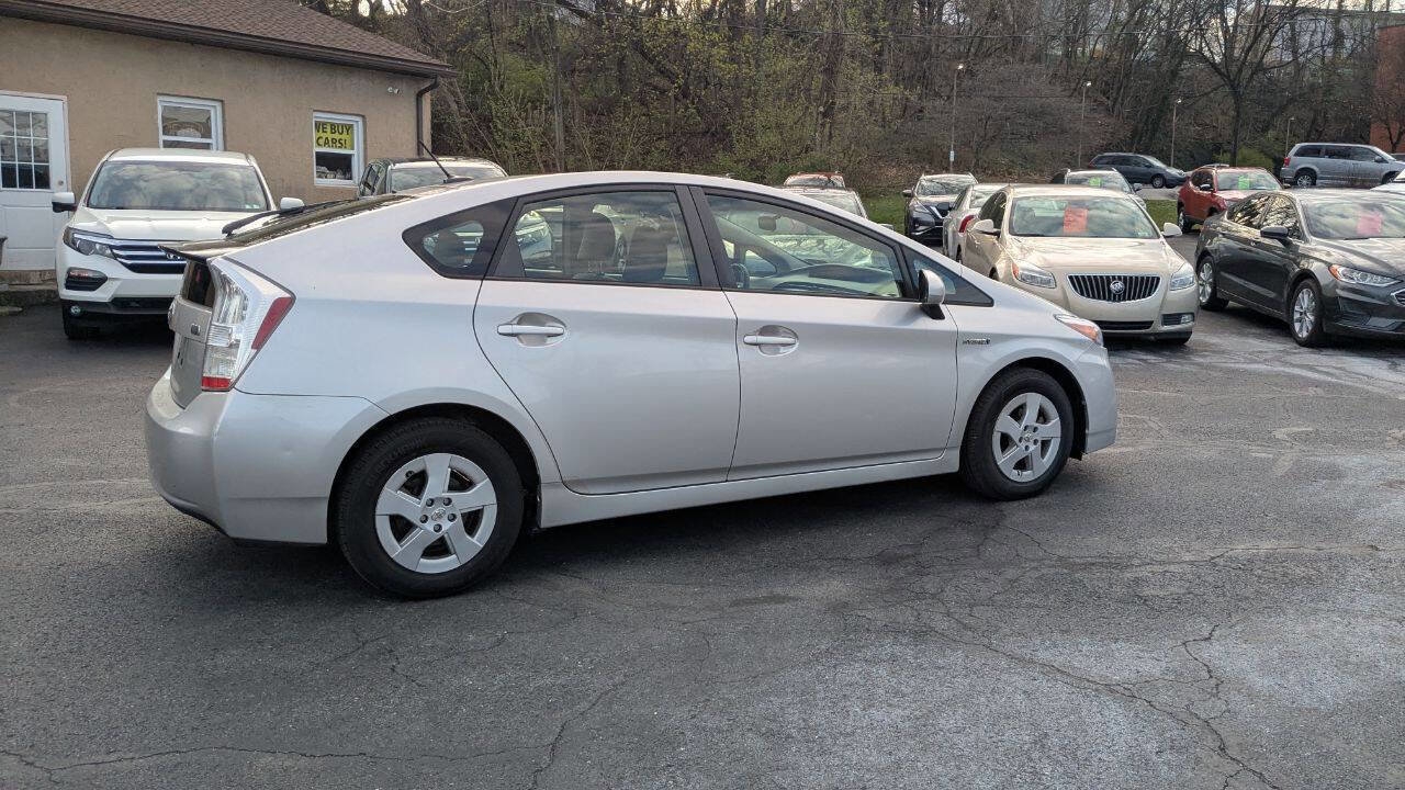 Used 2011 Toyota Prius Two image 28