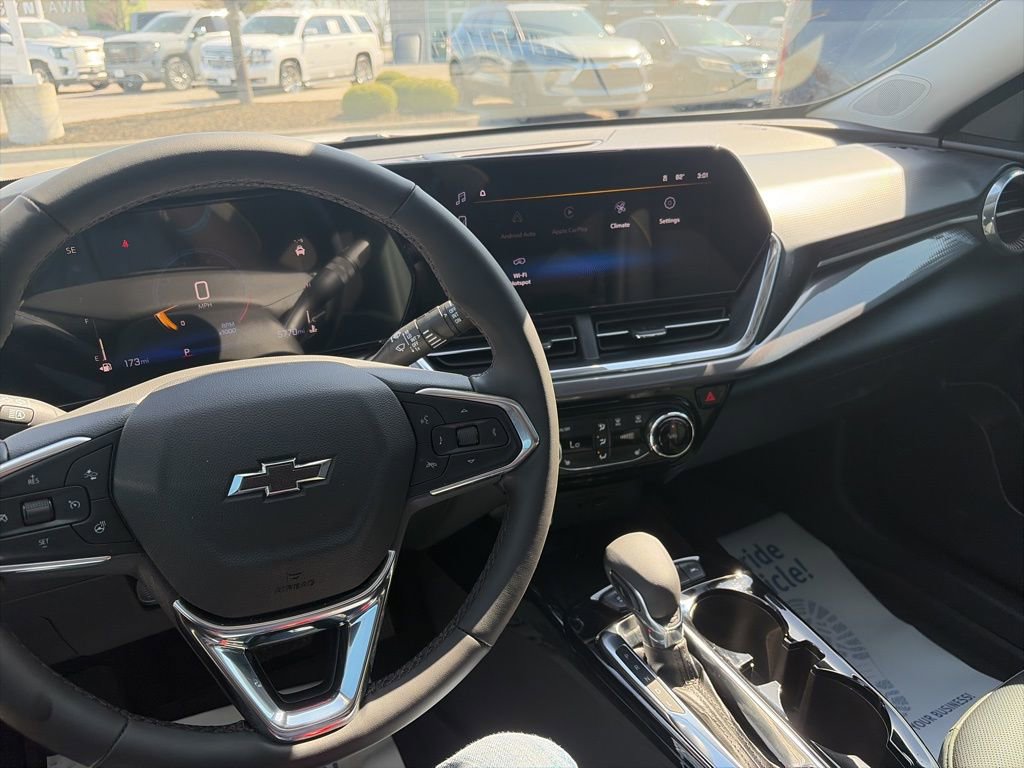 Certified 2025 Chevrolet Trax ACTIV w/ Sunroof Package image 23