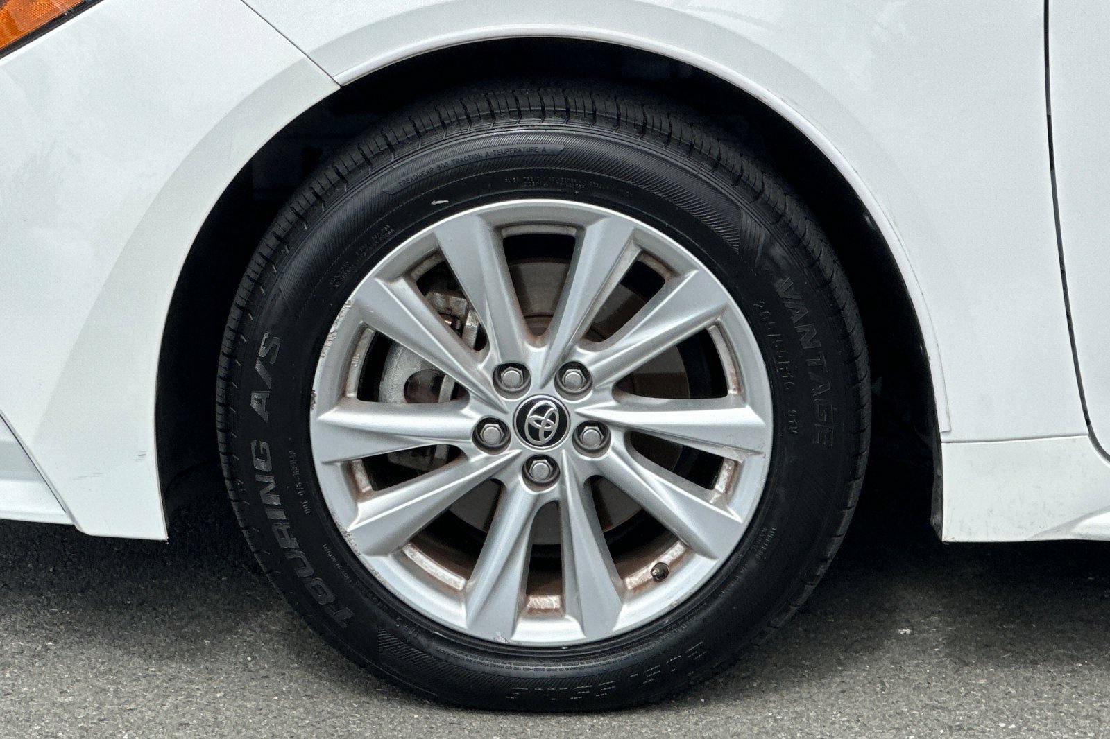Used 2024 Toyota Corolla LE w/ LE Convenience Package FWD image 25