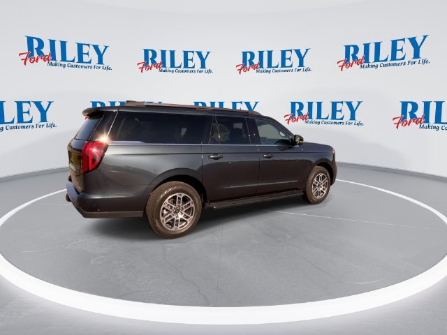 Used 2025 Ford Expedition Max Active AWD/4WD image 9