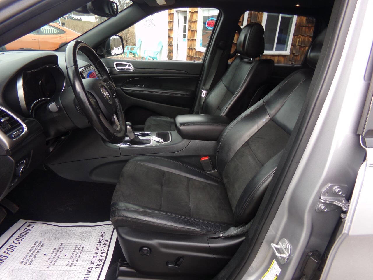 Used 2019 Jeep Grand Cherokee Altitude image 17