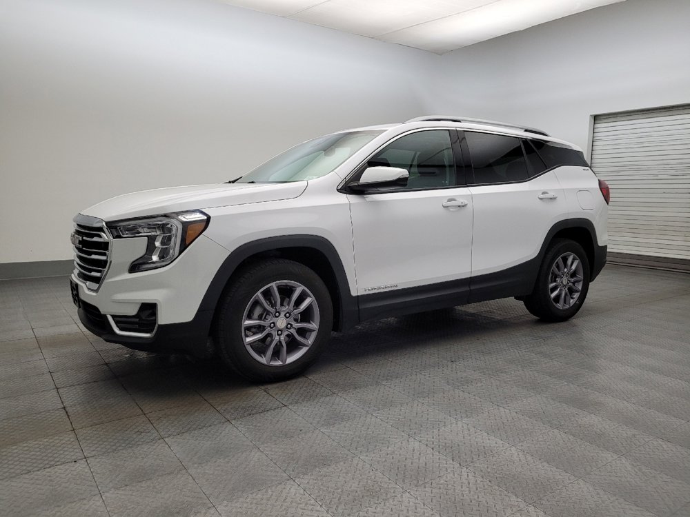 Used 2023 GMC Terrain SLT image 2