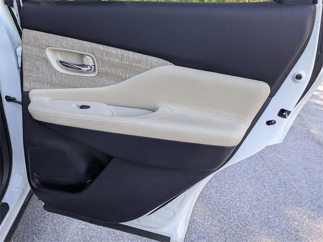 Used 2023 Nissan Murano SV image 29