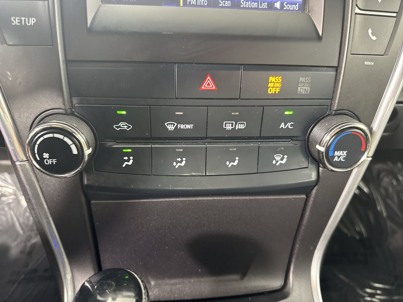Used 2017 Toyota Camry SE FWD image 13