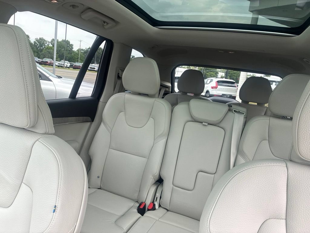Used 2024 Volvo XC90 T8 Plus w/ Protection Package Premier AWD/4WD image 14