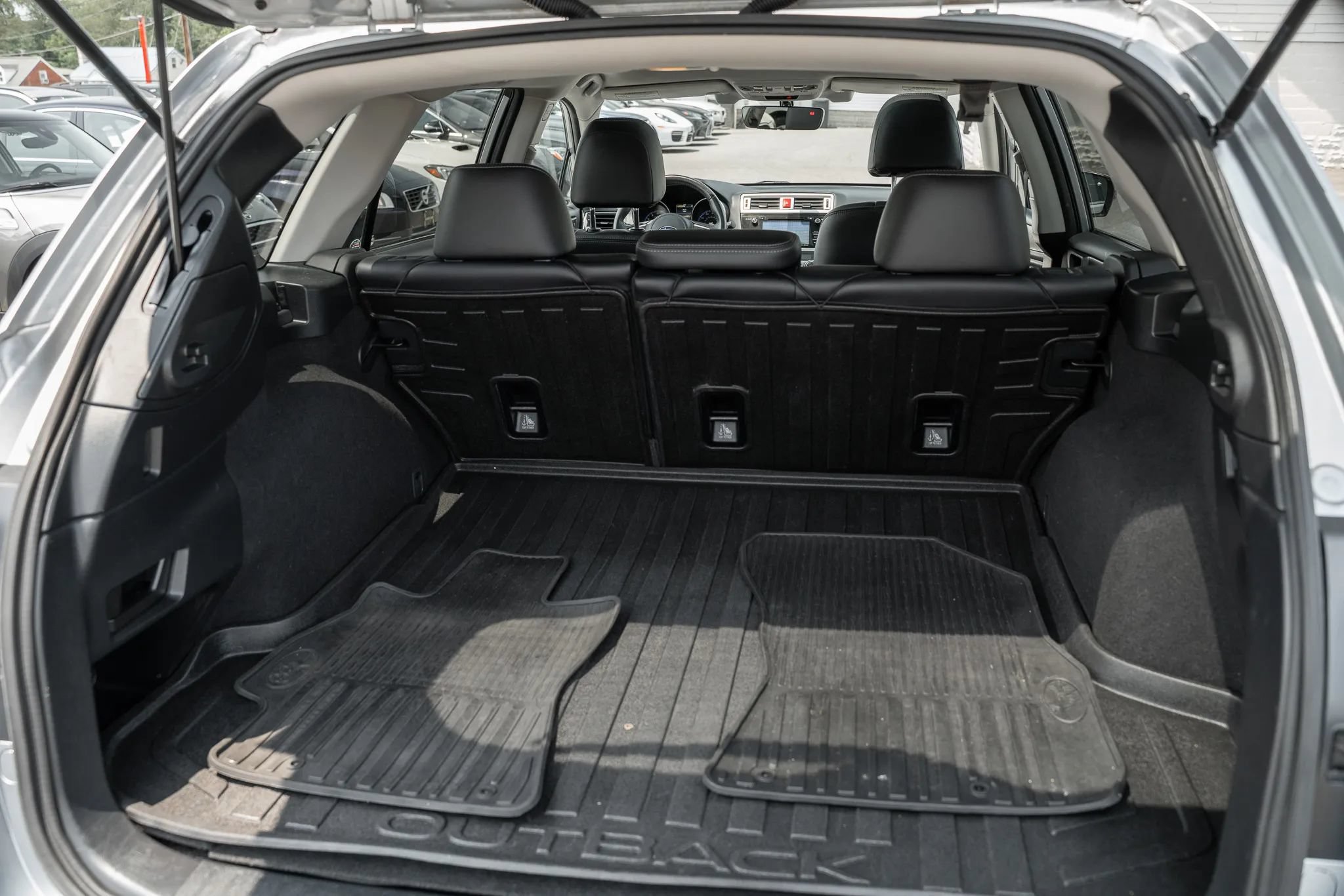 Used 2017 Subaru Outback 2.5i Limited AWD/4WD image 10