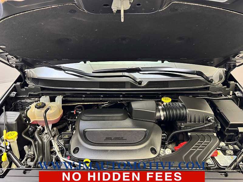 Used 2021 Chrysler Pacifica Touring-L image 10